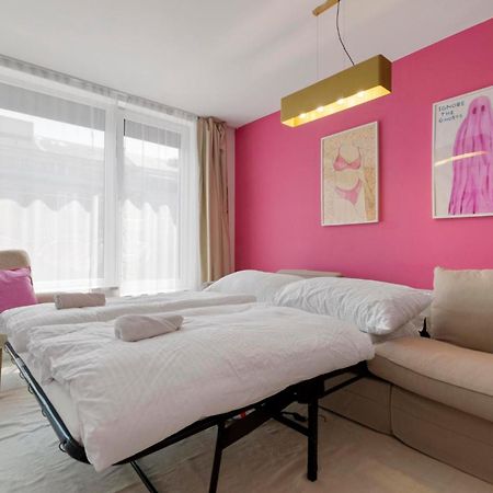 Lam Pink - Jacuzzi - Ac - Ps4 Apartment Bratislava Bagian luar foto