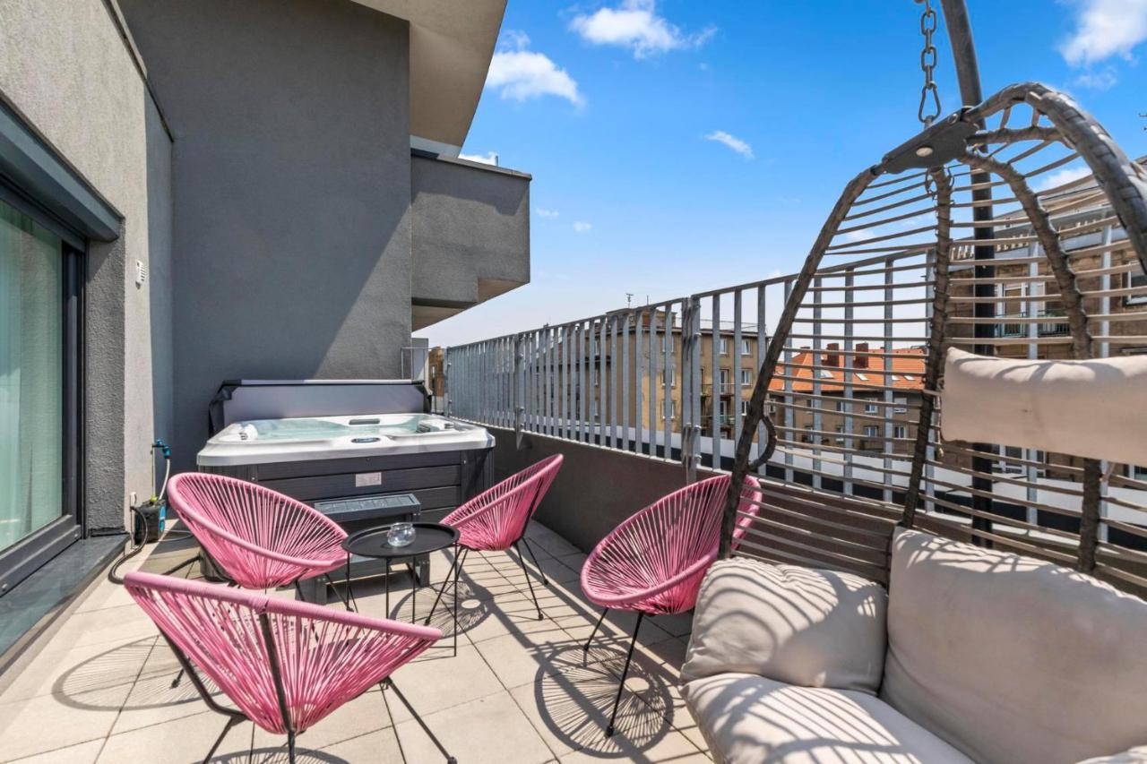 Lam Pink - Jacuzzi - Ac - Ps4 Apartment Bratislava Bagian luar foto