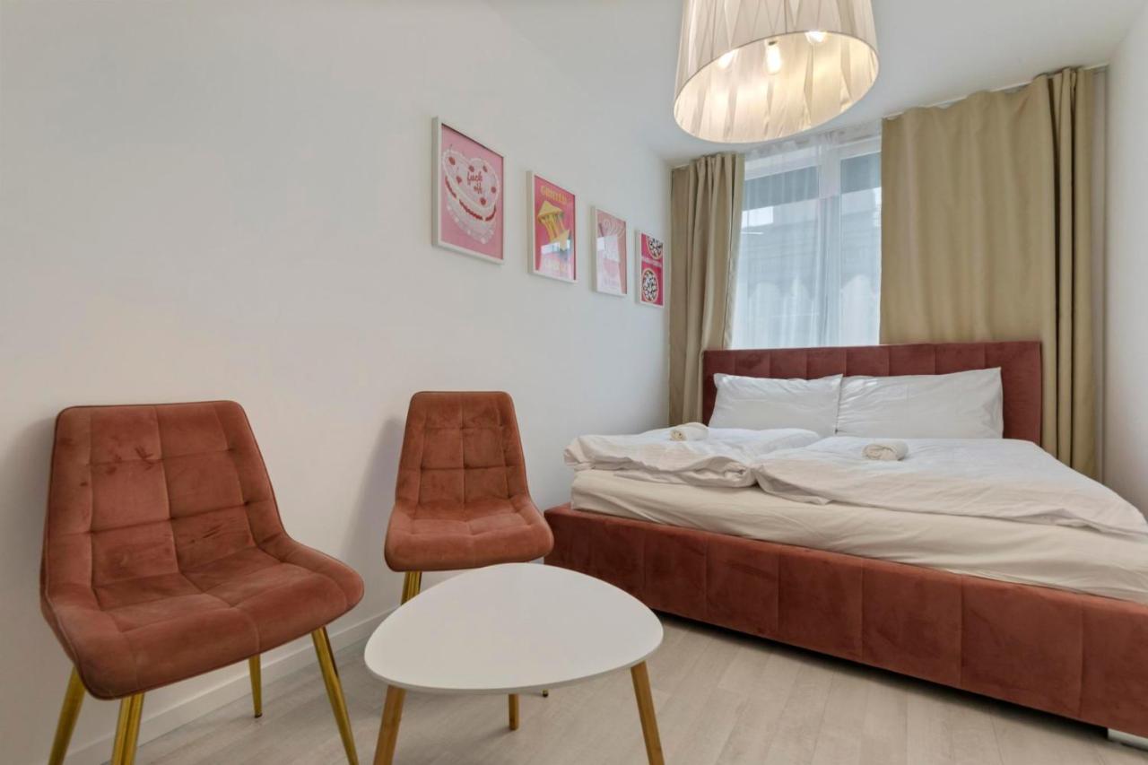 Lam Pink - Jacuzzi - Ac - Ps4 Apartment Bratislava Bagian luar foto
