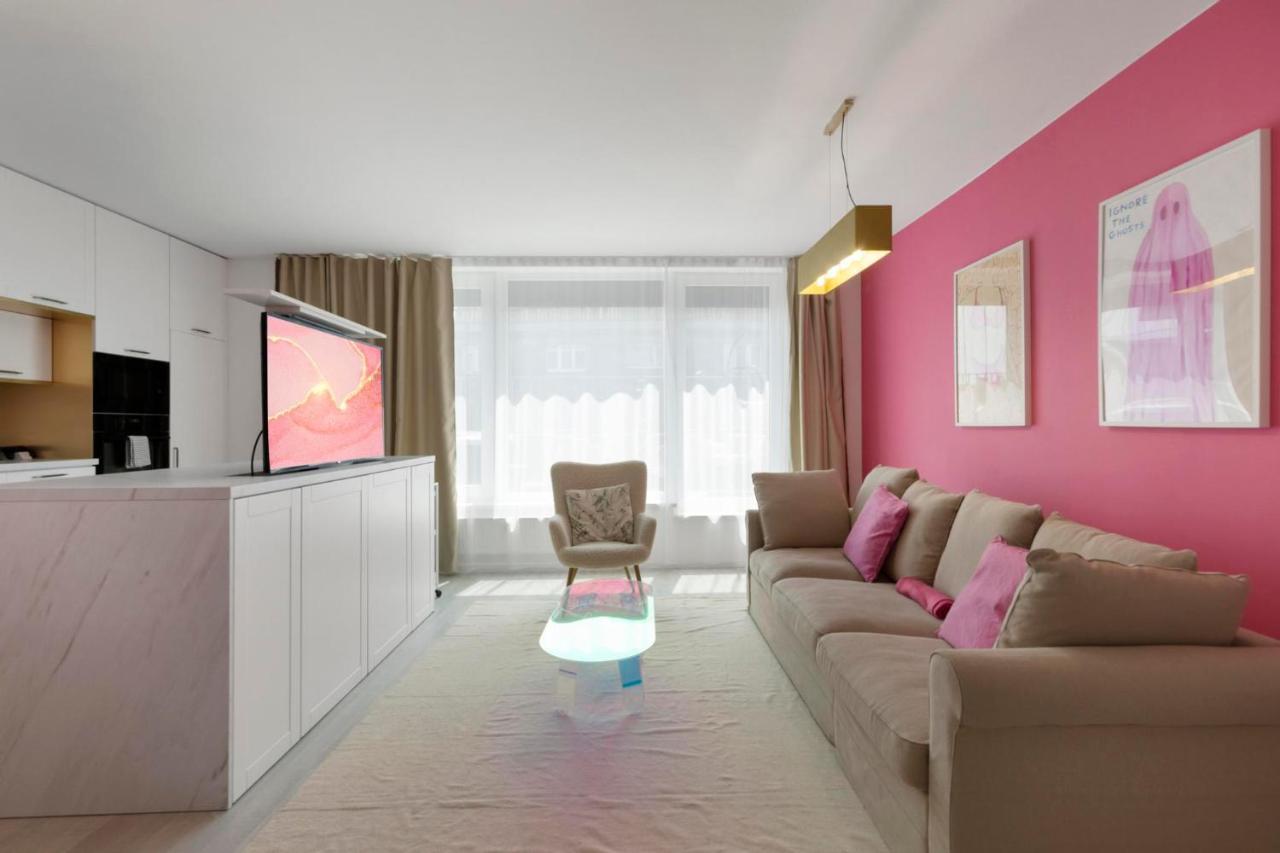 Lam Pink - Jacuzzi - Ac - Ps4 Apartment Bratislava Bagian luar foto
