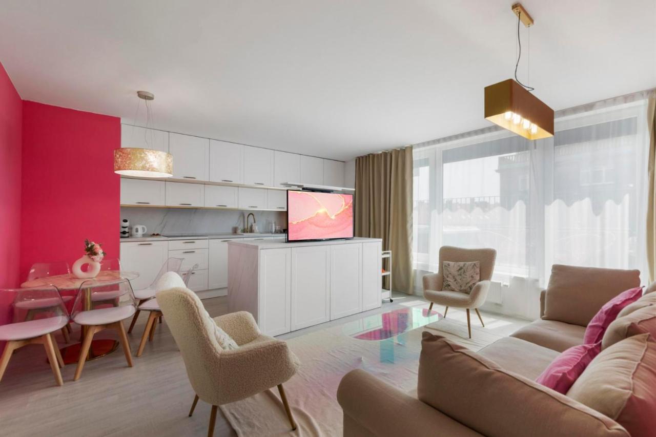 Lam Pink - Jacuzzi - Ac - Ps4 Apartment Bratislava Bagian luar foto