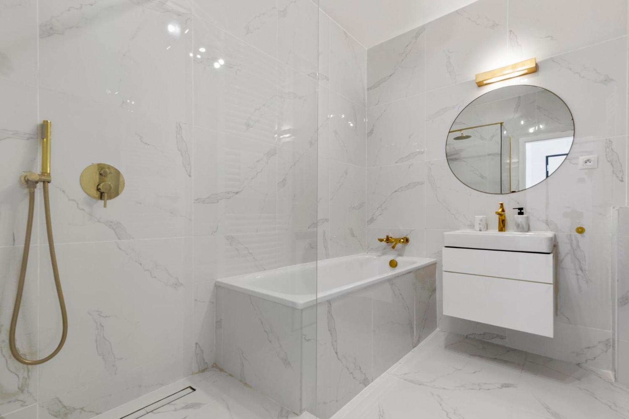 Lam Pink - Jacuzzi - Ac - Ps4 Apartment Bratislava Bagian luar foto