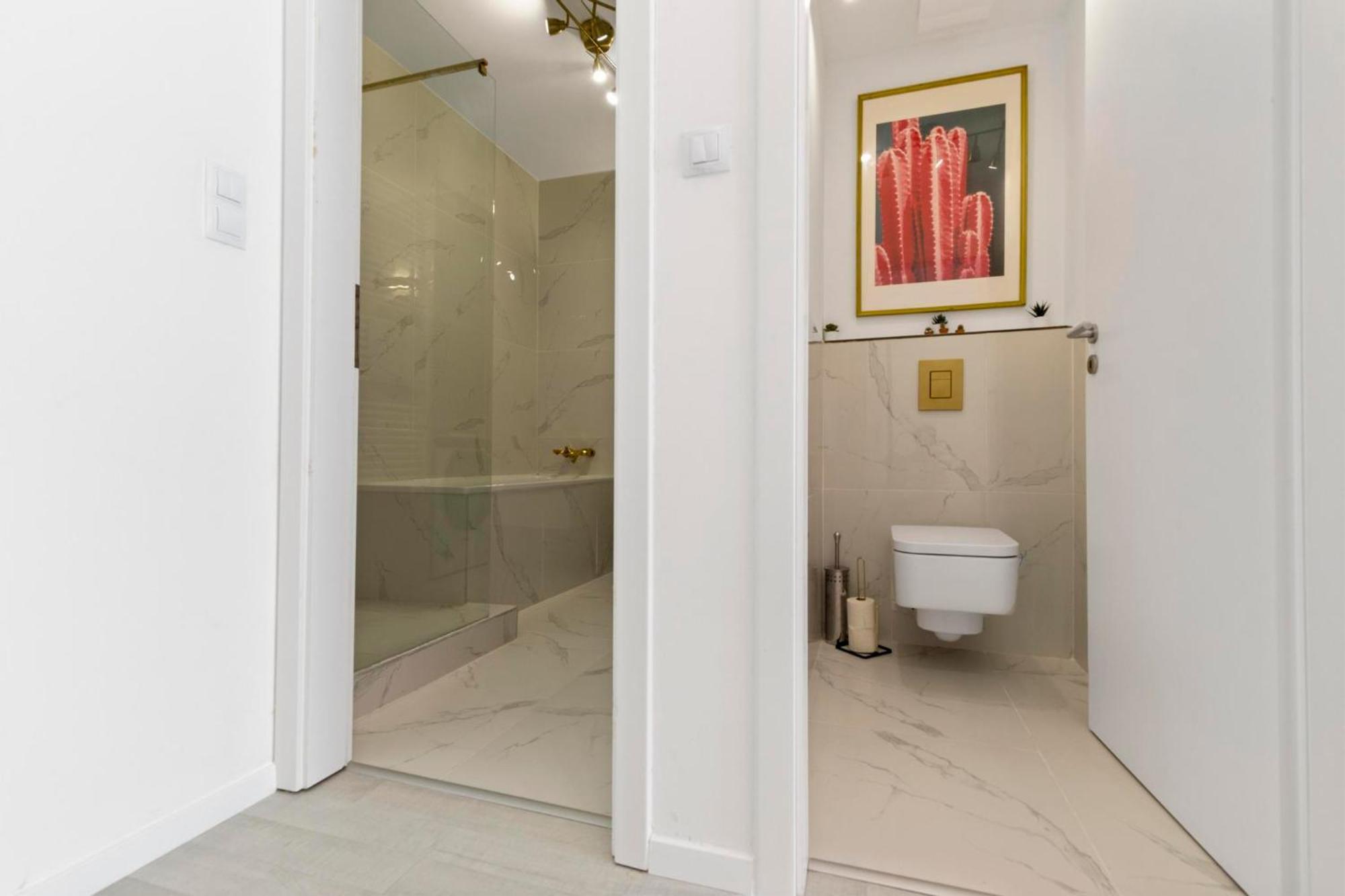 Lam Pink - Jacuzzi - Ac - Ps4 Apartment Bratislava Bagian luar foto