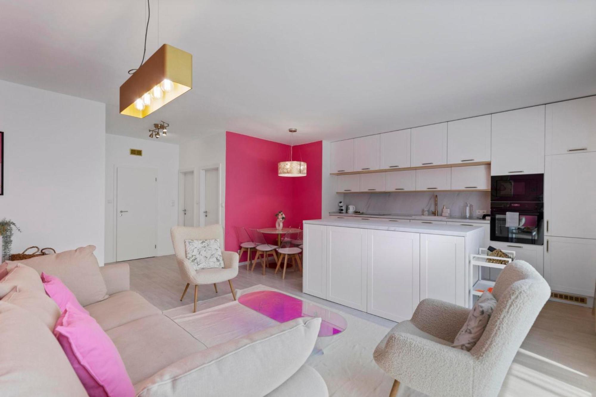 Lam Pink - Jacuzzi - Ac - Ps4 Apartment Bratislava Bagian luar foto